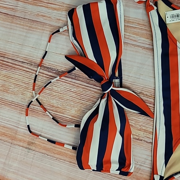 Old Navy striped bikini - Picture 5 of 10
